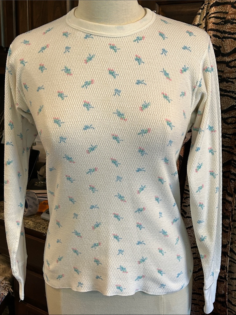 1980’s Sears Cream Floral Thermal Long-Sleeve Top w Roses